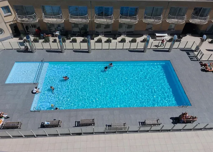 Appartement Met Zeezicht En Verwarmd Zwembad